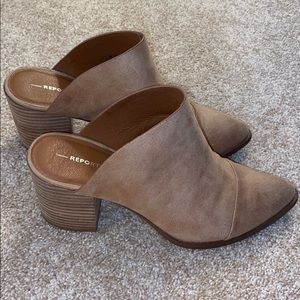 Report tan heel mule